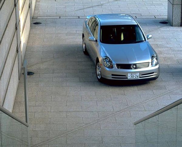 V35 Nissan Skyline Sedan Picture